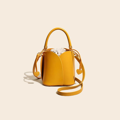 Bucket bag women summer new all match one shoulder Messenger small bag niche design leather handbag